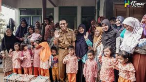 2ec73f20-b5d7-443a-85e8-4ca2ec3a3959.jpg Tingkatkan Gizi, Bupati Ciamis Bagikan Telur Kepada Anak Sekolah