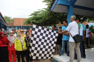 Wakil Bupati Ciamis Melepas Peserta Jalan Sehat PGRI Cikoneng