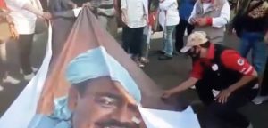 Spanduk-Habib-Rizieq-dirobek.jpeg