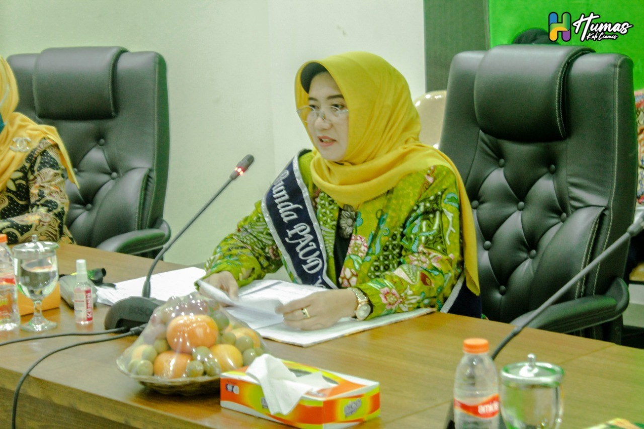 Kania Ernawati Herdiat; PAUD From Home Inovasi Pembelajaran Untuk Anak di Rumah