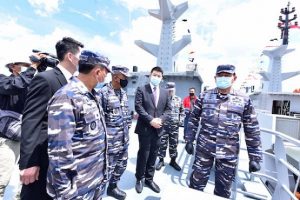 dua-kapal-perang-terbaru-tni-al-di-galangan-pt-karimun-anugrah-sejati-kas-batam-kepri-senin-248-foto-dispenal-45-1.jpg