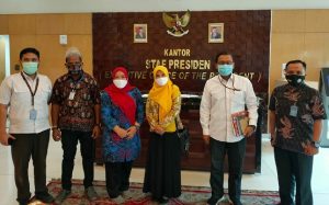 empat-pimpinan-phk2i-bersama-pejabat-eselon-i-ksp-foto-doku-48.jpg