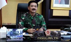 panglima-tni-marsekal-tni-dr-hc-hadi-tjahjanto-melaksanakan-rapat-kerja-dengan-jajaran-tni-melalui-video-conference-di-mabes-tni-cilangkap-jakarta-timur-senin-452020-foto-puspen-tni-94.jpg