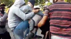 Brimob-pukul-polisi-dengan-lutut-640x355-1.jpg