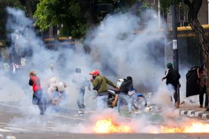 Demo-Tolak-UU-Cipta-Kerja-Bentrok-Dery-Ridwansah-3-1.jpg