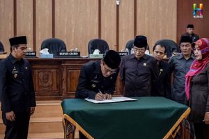 cccb4e74-ace3-4044-a741-428d425ddd54.jpg Bupati Ciamis Hadiri Rapat Paripurna Terkait Penetapan Kesepakatan Propemperda Kabupaten Ciamis