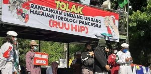 demo-tolak-ruu-hip.jpg
