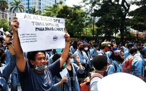 mahasiswa-universitas-gunadarma-menggelar-aksi-menolak-uu-ci-85.jpg