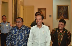 presiden-jokowi-bersama-andi-gani-dan-said-iqbal-usai-pertemuan-di-istana-kepresidenan-bogor-jawa-barat-senin-309-foto-m-fathrajpnn-58.jpg