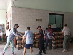 2.063-Paket-Bansos-Didistribusikan-di-Kelurahan-Wijaya-Kusuma.jpg