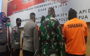 kapolda-papua-irjen-pol-paulus-waterpauw-didampingi-pangdam-17-2.jpg