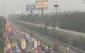kondisi-arus-lalu-lintas-menuju-bandara-soekarno-hatta-padat-88.jpg