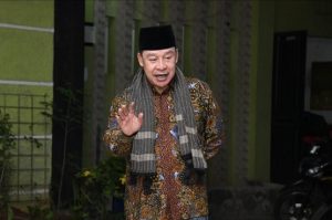 pimpinan-pondok-pesantren-buntet-cirebon-jawa-barat-kh-adi-91.jpg