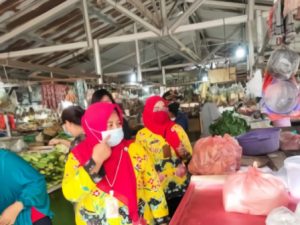 Kelurahan-Pegadungan-Kampanyekan-Protokol-Kesehatan-di-Pasar-Maja.jpg