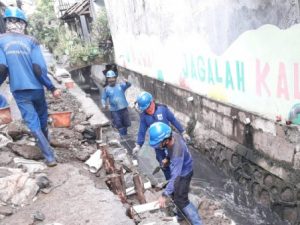 Perbaikan-Turap-Saluran-Penghubung-Asem-Gede-Capai-90-Persen.jpg