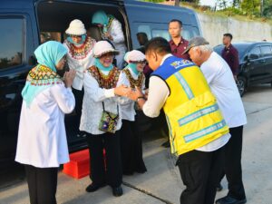 Hari Kedua di Kaltim, Ibu Iriana Kunjungi Bendungan Sepaku Semoi