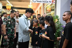 Wapres-Berbagi-Kebahagiaan-Dengan-Anak-Anak-Dari-LKSA-Kota-Kupang.webp