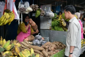 Tinjau-Pasar-Rogojampi-Banyuwangi-Wapres-Gibran-Cek-Inflasi-Dan-Dorong.webp